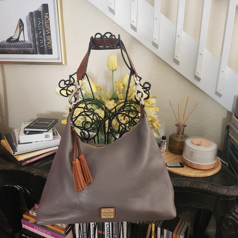 Dooney & Bourke leather shoulder bag